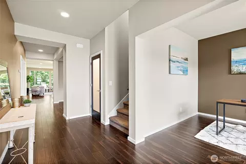 Entry Way - 16910 40th Ave SE, Bothell, WA 98012 photo 2 of 7