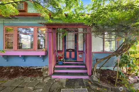 2430 Ellis St, Bellingham, WA 98225