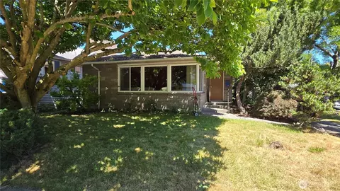 2336 N 55th St, Seattle, WA 98103