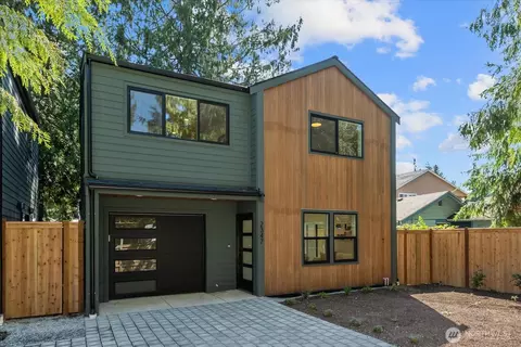 2347 NE 127th St, Seattle, WA 98125