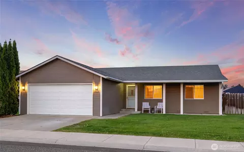 1900 Trails Edge Dr, Ellensburg, WA 98926