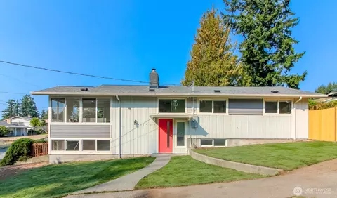 1522 E 32nd St, Bremerton, WA 98310