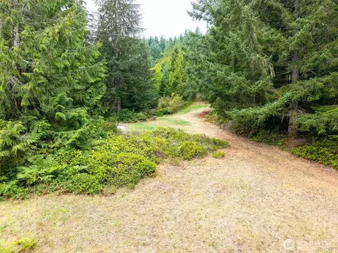 1655 Lost Creek Ln NW, Bremerton, WA 98312