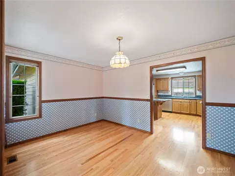 Dining - 2839 Christianson Ave, Enumclaw, WA 98022 photo 1 of 1