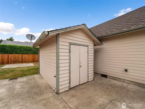 Exterior - 2839 Christianson Ave, Enumclaw, WA 98022 photo 8 of 11