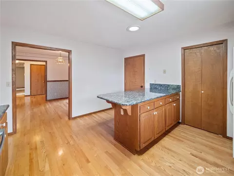 Kitchen - 2839 Christianson Ave, Enumclaw, WA 98022 photo 4 of 4