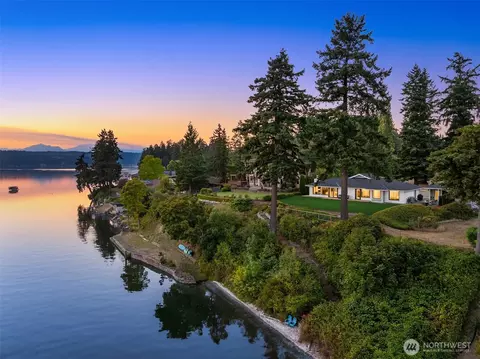 1064 NW Darling Rd, Bremerton, WA 98311