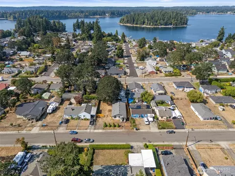 15306 Grant Ave SW, Lakewood, WA 98498