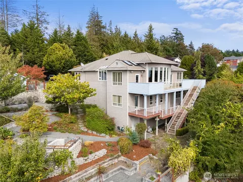 2911 Meridian Ct, Anacortes, WA 98221