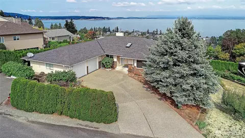 1451 Sloan Pl, Camano Island, WA 98282