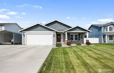 908 W Polo Ridge Dr, Moses Lake, WA 98837