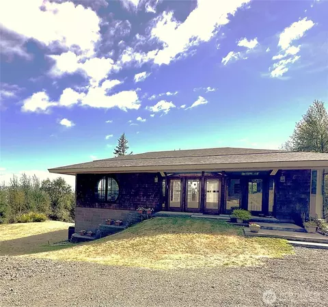 1628 E State Route 4, Cathlamet, WA 98612