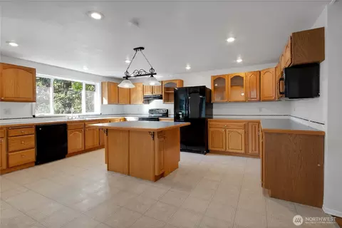 Kitchen - 213 346th St E, Roy, WA 98580 photo 2 of 2