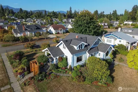 1224 S Oak St, Port Angeles, WA 98362