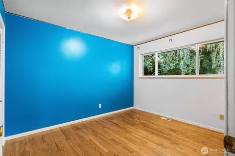 Bedroom - 19040 103rd Ave NE, Bothell, WA 98011 photo 3 of 3