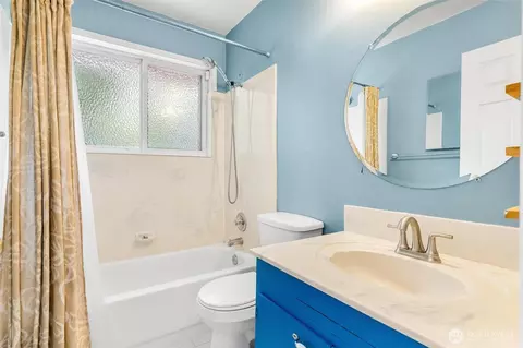 Bath - 19040 103rd Ave NE, Bothell, WA 98011 photo 1 of 1