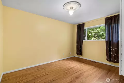 Bedroom - 19040 103rd Ave NE, Bothell, WA 98011 photo 2 of 3