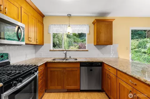 Kitchen - 19040 103rd Ave NE, Bothell, WA 98011 photo 1 of 3