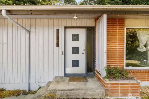 Exterior - 19040 103rd Ave NE, Bothell, WA 98011 photo 2 of 8