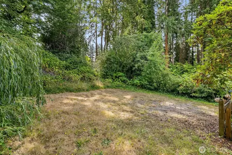Exterior - 19040 103rd Ave NE, Bothell, WA 98011 photo 6 of 8