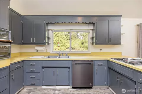 Kitchen - 1175 Cameron Rd, Sequim, WA 98382 photo 2 of 6