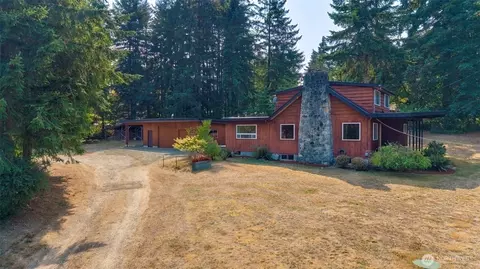 717 Twin View Pl W, Bremerton, WA 98312