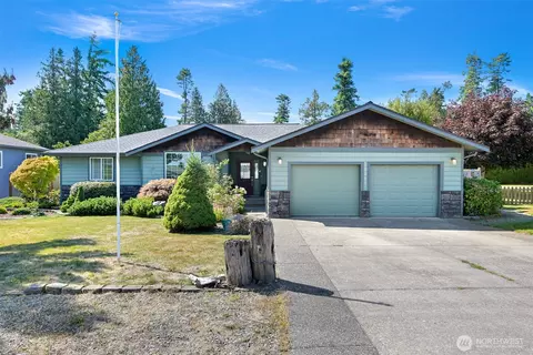 8165 Comox Rd, Blaine, WA 98230