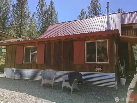 12 Caribou Rd, Tonasket, WA 98855