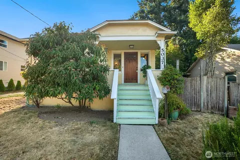5037 Bowen Pl S, Seattle, WA 98118