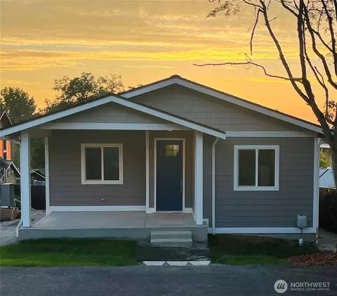 1507 13th Ave #B, Milton, WA 98354