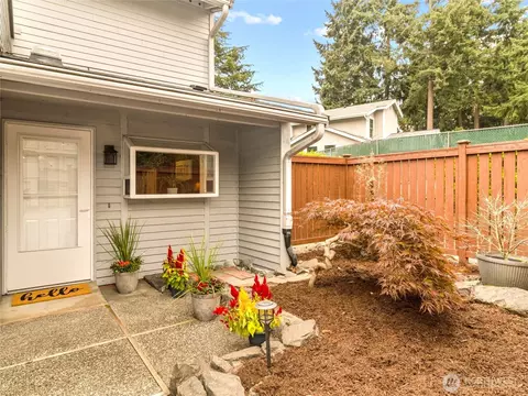 5533 Bridgeport Way W #D, University Place, WA 98467