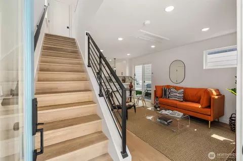 818 S B S Sullivan St, Seattle, WA 98108