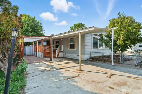 700 Rd 32 #216, Pasco, WA 99301