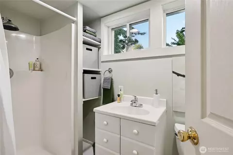 511 23rd Ave E, Seattle, WA 98112 photo 36