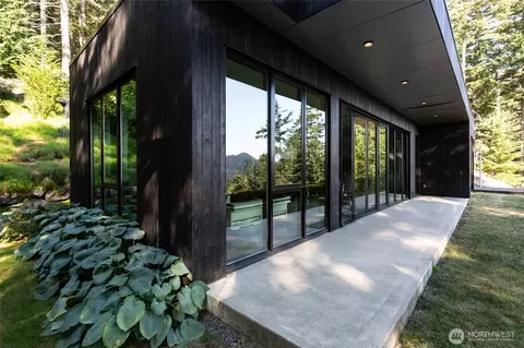 Exterior - 487 Vusario Ln, Eastsound, WA 98245 photo 2 of 17