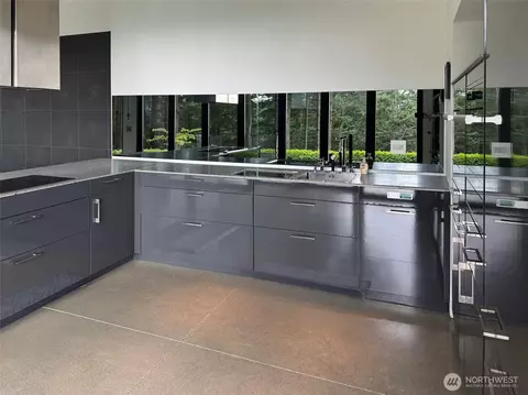 Kitchen - 487 Vusario Ln, Eastsound, WA 98245 photo 3 of 4
