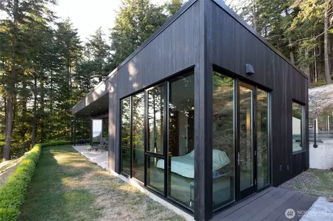 Exterior - 487 Vusario Ln, Eastsound, WA 98245 photo 4 of 17