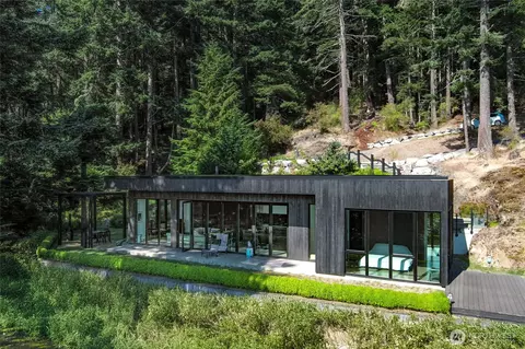 487 Vusario Ln, Eastsound, WA 98245