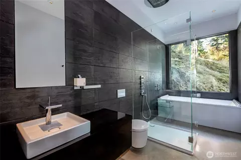 Bath - 487 Vusario Ln, Eastsound, WA 98245 photo 1 of 1