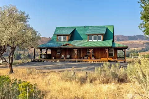 13 Serviceberry Rd, Winthrop, WA 98862