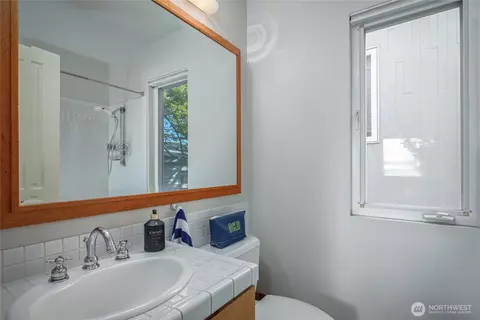 Bath - 2345 43rd Ave E, Seattle, WA 98112 photo 4 of 5