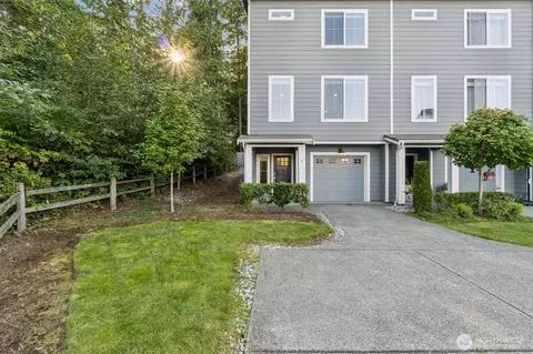 2014 101st Ave SE #1, Lake Stevens, WA 98258