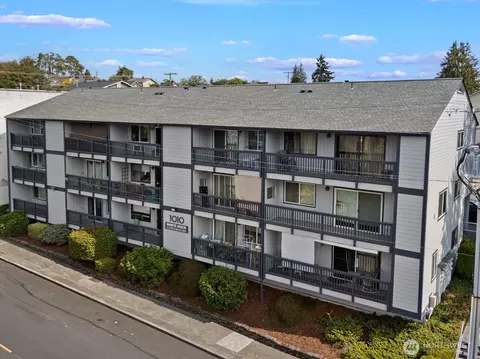 1010 Perry Ave #104, Bremerton, WA 98310