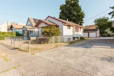 1515 9th St, Bremerton, WA 98337