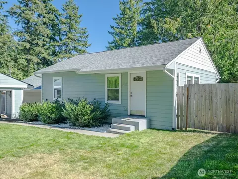 738 Eden Rd W, Bremerton, WA 98312