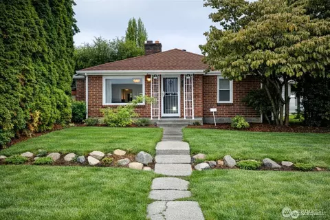 12037 71st Ave S, Seattle, WA 98178