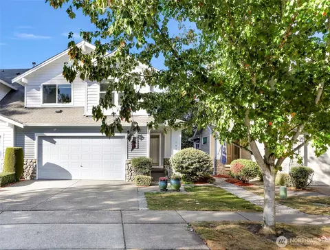 319 196th Pl SW #102, Lynnwood, WA 98036
