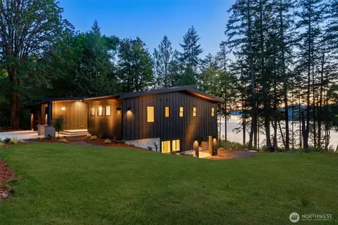 6141 Elizan Dr NW, Olympia, WA 98502