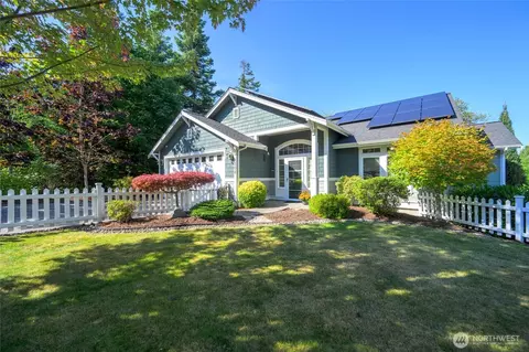 2308 18th St, Anacortes, WA 98221