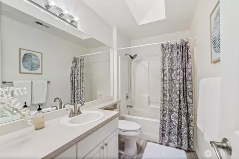 Bath - 612 228th St SW #K201, Bothell, WA 98021 photo 2 of 2